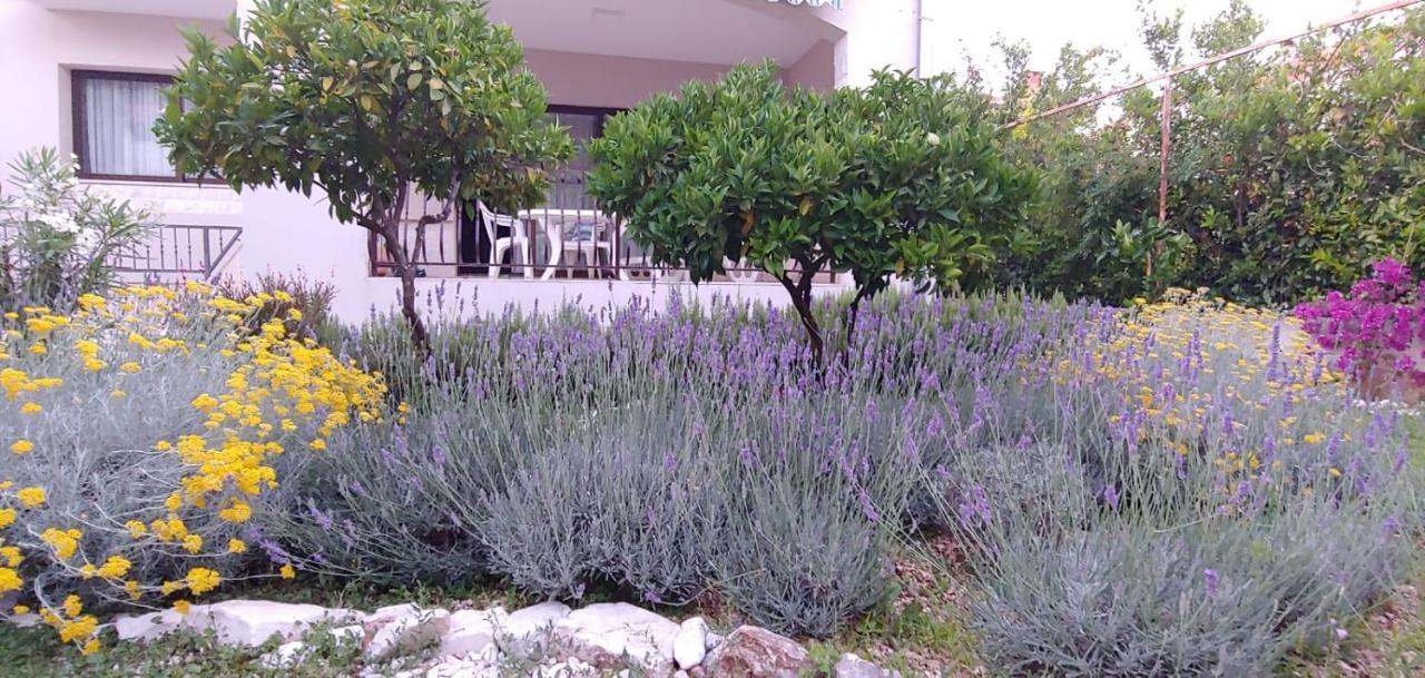Holiday Home Ruzmarin Trogir Bagian luar foto