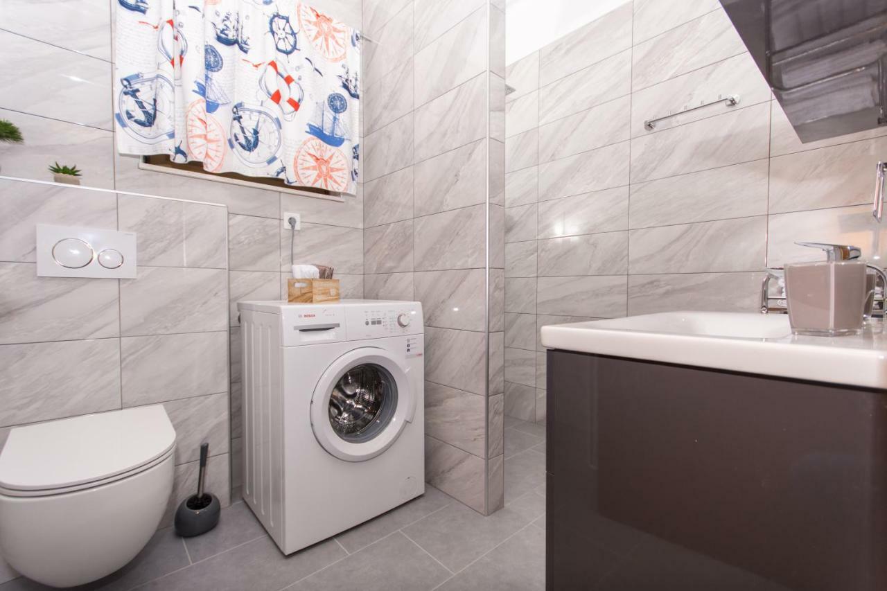 Holiday Home Ruzmarin Trogir Bagian luar foto